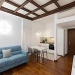 Vicolo Trevi Apartment By Rental In Rome